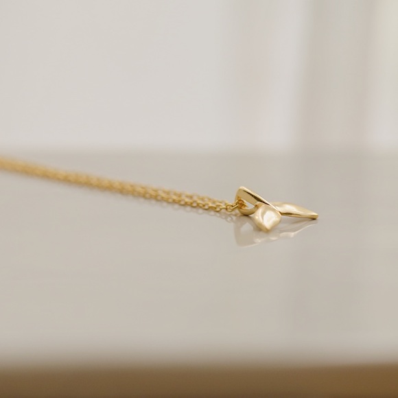 Mermaid Necklace | 14k Gold Plated - Picture 3 of 7